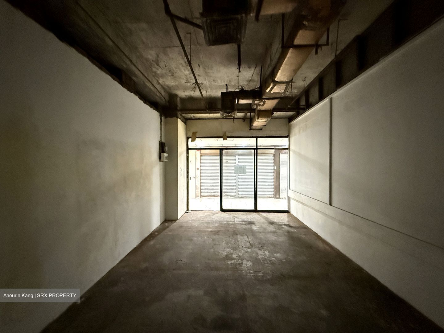 Lucky Plaza (D9), Retail #576209081